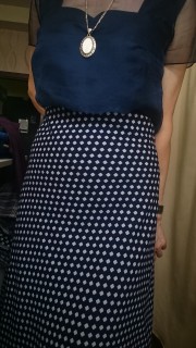 Костюмная синяя с белым